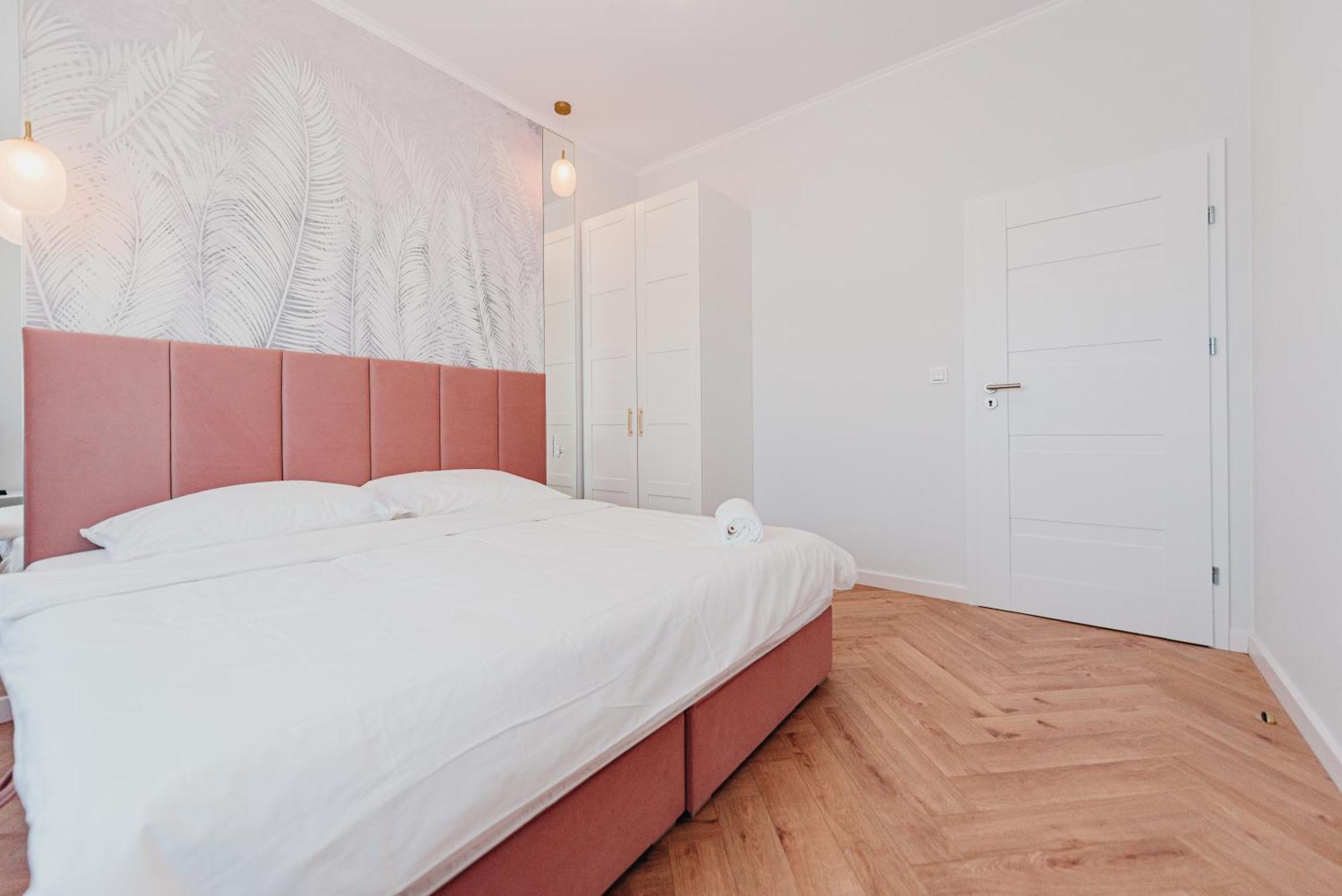 ז'שוב 3 Bedrooms Premium Bella Rosa For 8 Guests With Ac And Underground Parking מראה חיצוני תמונה