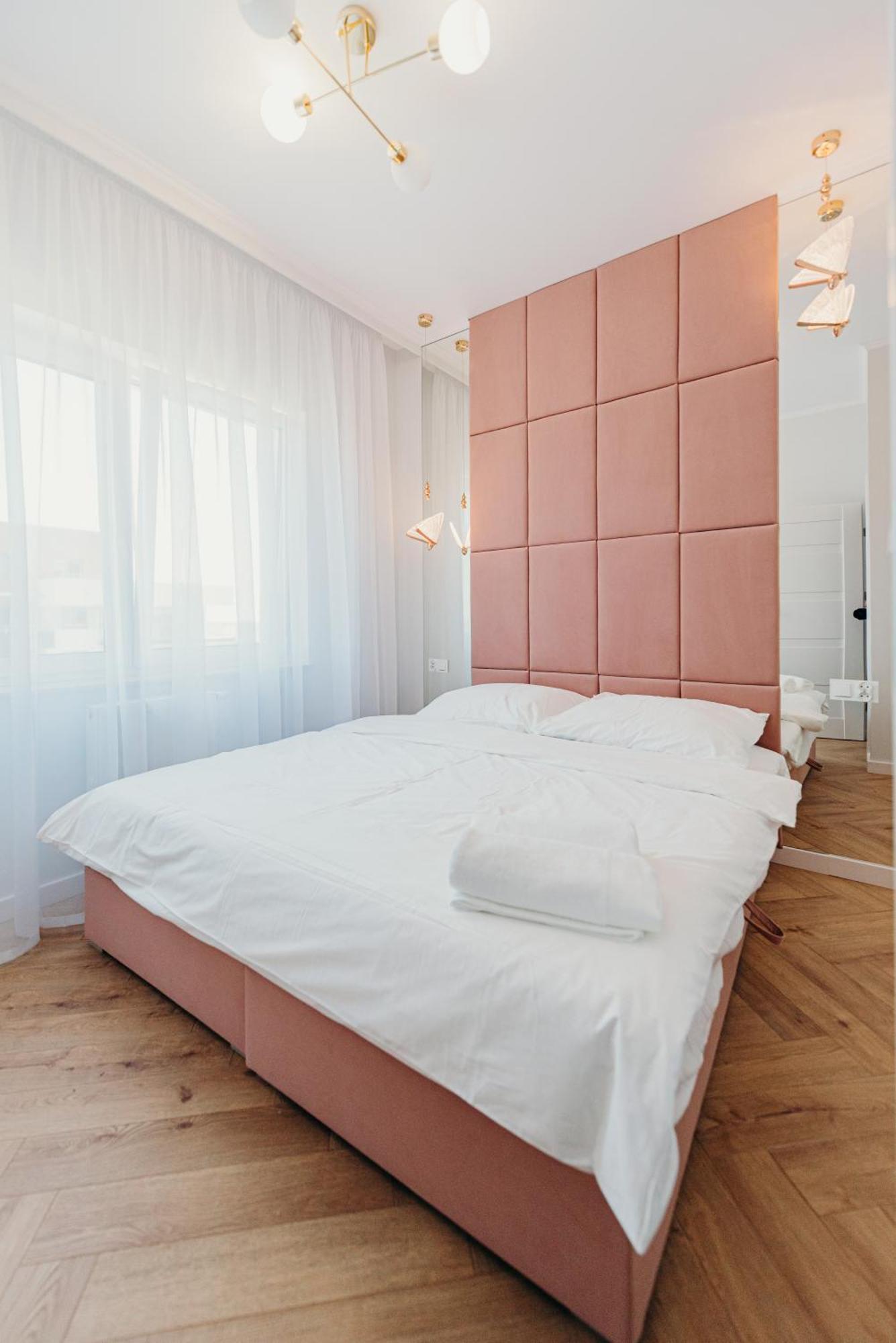 ז'שוב 3 Bedrooms Premium Bella Rosa For 8 Guests With Ac And Underground Parking מראה חיצוני תמונה