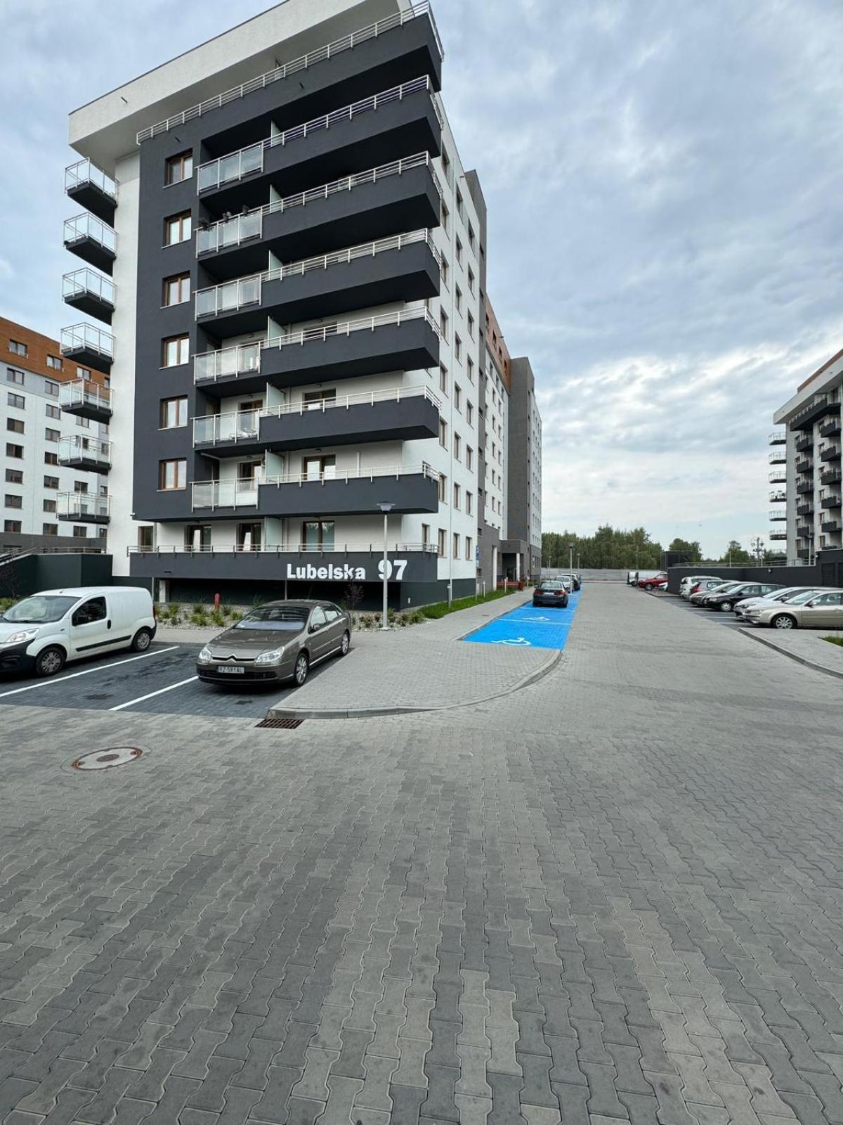 ז'שוב 3 Bedrooms Premium Bella Rosa For 8 Guests With Ac And Underground Parking מראה חיצוני תמונה